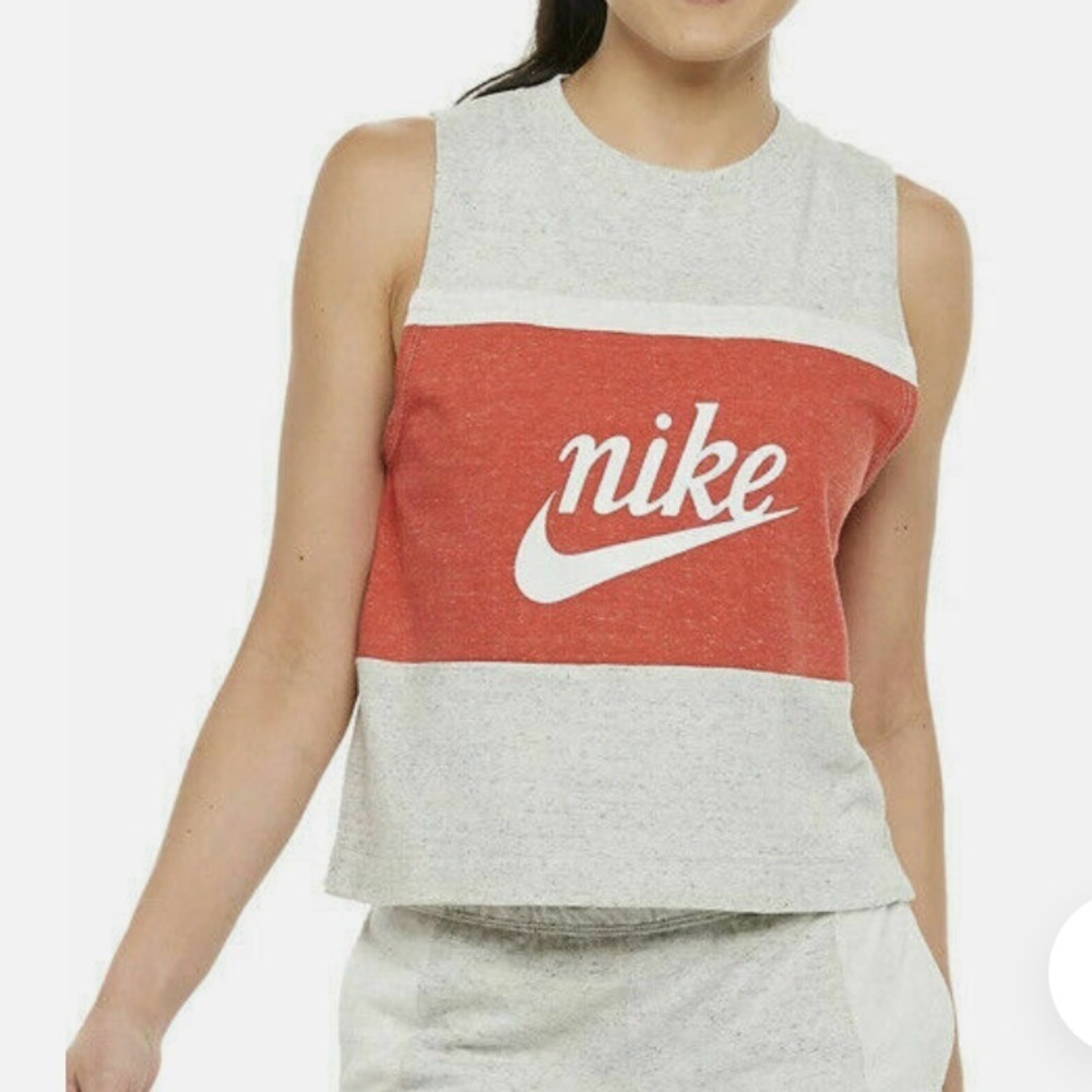 Nike Women’s Varsity Sportswear Crop